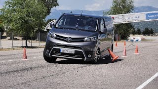 Toyota PROACE Verso 2016  Maniobra de esquiva moose test y eslalon  km77com [upl. by Eleanore582]