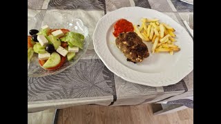 Bifteki mit Griechischen Bauernsalat [upl. by Aened]