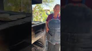 Haciendo tortillas gorditas y empanadas de calabaza por las nietas de doña Coyo [upl. by Connor]