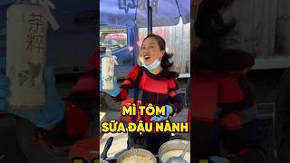 ĐỘC LẠ MÌ TÔM NẤU BẰNG SỮA ĐẬU NÀNH food [upl. by Kaitlin]