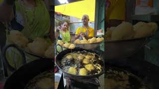 Lata Aunty Serving Cheese Burst Vada Pav In Mumbai  Indian Street Food [upl. by Schiffman]