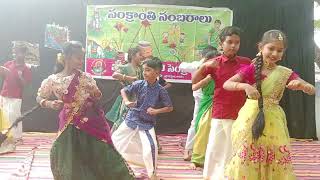 sankrathi vachinde thummadasong dance by 4th class [upl. by Arihk711]