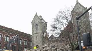 Streets remain closed after church steeple in New London collapsed [upl. by Towney]