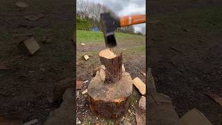 🪓🪓😎SPLITTING logs made EASY😎🪓🪓 fiskars a26 [upl. by Henriha]