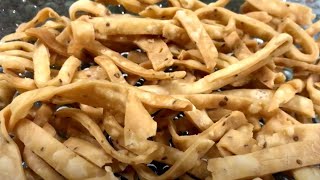 Namak Pare Recipe  MarwadiBaniya Style Crispy Namak Pare Recipe  One Month Storable Nimki Recipe [upl. by Scribner980]