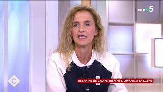 Delphine de Vigan  zoom sur les figurants au cinéma  C à Vous  10102024 [upl. by Zap]