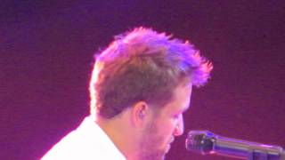 Pablo Alboran se emociona en Madrid 2013 Solamente tú [upl. by Nitsrek]