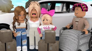 MOVING INTO OUR NEW ROLEPLAY HOME  Roblox Bloxburg Roleplay  WITH VOICES [upl. by Joella]