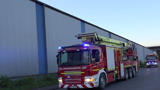 Seltene Einsatzfahrzeuge auf Alarmfahrt zum Großbrand in Duisburger Hafen am 23 052014 [upl. by Wassyngton]