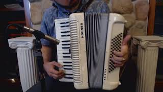 3002  Cream Hohner Arietta Piano Accordion MM 34 72 799 [upl. by Nwadrebma412]