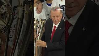 Şampiyon Anadolu Efes Başkan Erdoğan Erkekler Cumhurbaşkanlığı Kupasını takdim etti [upl. by Afrikah472]