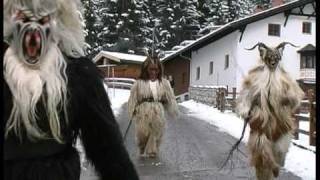 Krampuslauf ArlbergPass Krampalar St Anton aA 05 Dez 09 [upl. by Ashlan]