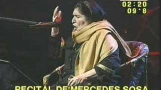 Mercedes Sosa en Mar del Plata Chacarera del olvidau [upl. by Anderer]