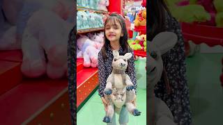 Prisha ne dekha kangaroo 🦘😃 prishaandmom trending viralvideo shorts [upl. by Slin]