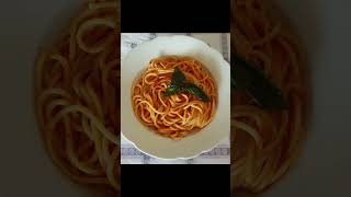 Spaghetti al Pomodoro e Basilico [upl. by Gusti380]