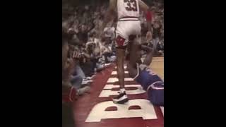 29 years ago Scottie Pippen posterized Patrick Ewing 😮 [upl. by Engamrahc]