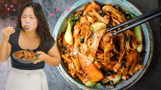 The Recipe Will Save Your  Vegetarian Drunken Noodles Da BEST [upl. by Rahs]