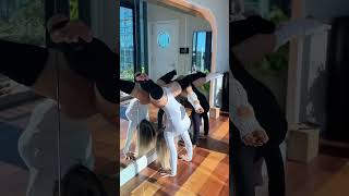 🤯 ノーパンノーブラヨガHandstands and Yoga with LilliesYoga yogagirl stretching flexibility [upl. by Atelra]