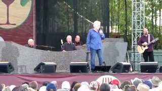 Kenny Rogers quotCoward Of The Countyquot Live at Busch Gardens 2015 [upl. by Gut920]