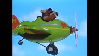 Huxley Pig S01E08 Huxley Pig Goes Flying [upl. by Frost11]