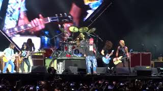 CP♫ FULL HD Foo Fighters amp Guns n Roses quotIts So Easyquot Live Firenze Rocks 2018 [upl. by Hsizan15]