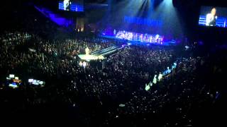 Pentatonix singing Cheerleader by OMI at Bridgestone Arena Nashville TN September 5 2015 [upl. by Hgielsel]