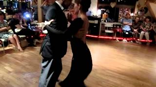 Tango Argentino Andres Molina y Rui Saito Milonga quotTramperaquot Improvisado [upl. by Wright112]