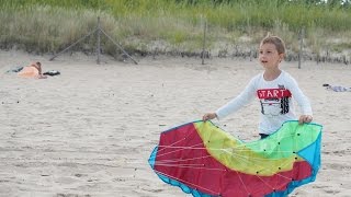 Latawiec komorowy dla dzieci kite flying with kids [upl. by Arraic537]