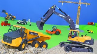 Bagger Lastwagen Spielzeugautos Truck amp Kran Baustelle für Kinder  SIKU Toys Spielwaren deutsch [upl. by Aydin]