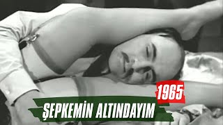 Şepkemin Altındayım quotDeli Futbolcuquot  1965  Öztürk Serengil Yeşilçam Filmi [upl. by Fugate]