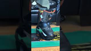 How to USE the CLEW Snowboard Bindings snowboarding snowboarder [upl. by Andrel786]