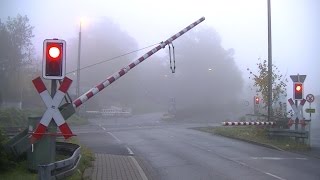 Spoorwegovergang Fröndenberg D  Railroad crossing  Bahnübergang [upl. by Joanna]