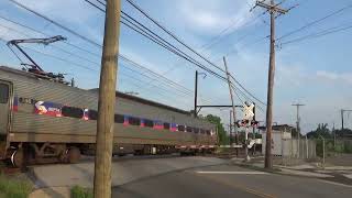 SEPTA Inbound Warminster Line Train at Mt Carmel Avenue Grade Crossing [upl. by Afton]