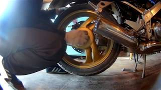 Снимаем заднее колесо I take off the rear wheel HONDA BROS 650 Звук без глушителя [upl. by Teodoor779]