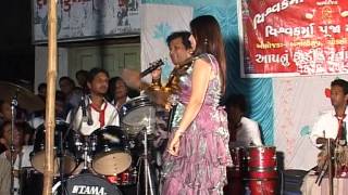 NIKITA JOSHI  CHUP GAYE SARE NAZARE  LIVE [upl. by Orlene]