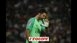 Gianluigi Buffon PSG complète déjà sa collection  Foot  Trophée des champions [upl. by Aldwin]