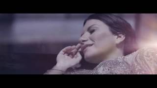 Laura Pausini  El valor de seguir adelante feat Biagio Antonacci Official Video [upl. by Nonnerb]