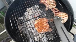 Grillen mit Weber Grill indirekte Hitze Kotelette Grillen Rezept [upl. by Eniawed]