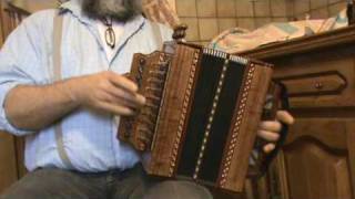 tripping up the stairs joué au melodeon en re par gilles poutoux [upl. by Notrom255]