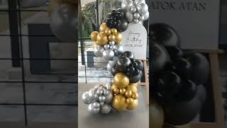 EASEL DISPLAY BALLOON GARLAND DECORATION BIRTHDAY  Thema  Silver Gold amp Black [upl. by Frazier]