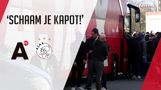 Beelden harde kern Ajax wacht spelersbus bij Arena op [upl. by Christiane699]