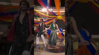 Shrishti Munka amp Mannu Mehta Garba performance at Infiniti Mall Malad [upl. by Ymma]