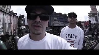 Crack Family  letra  Hombre de hierro [upl. by Huoh]