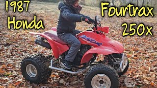 Honda Fourtrax 250x 1987 Four Wheeler Classic Honda [upl. by Maxima]