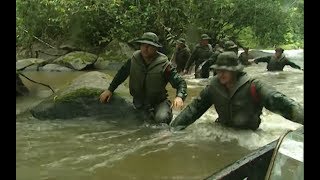 Légionnaire à la frontière entre la Guyane Française et le Brésil [upl. by Nodlehs]