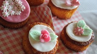 CupCake decorati con Pasta di Zucchero [upl. by Chaves237]