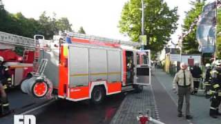 Berliner Feuerwehr  3x PKW  Lichtenrade Lichtenrader Damm  17052009 [upl. by Kasevich]