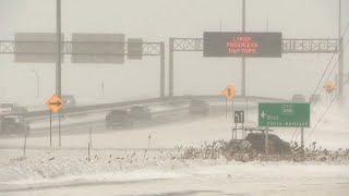 Tempête hivernale  le Québec enfoui sous la neige  reportage [upl. by Ingles]