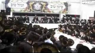 Forshpiel Son of Bobov Rebbe Shlita [upl. by Jc]