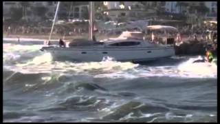 Rescate barco encallado en Cabopino Marbella [upl. by Anemolihp332]